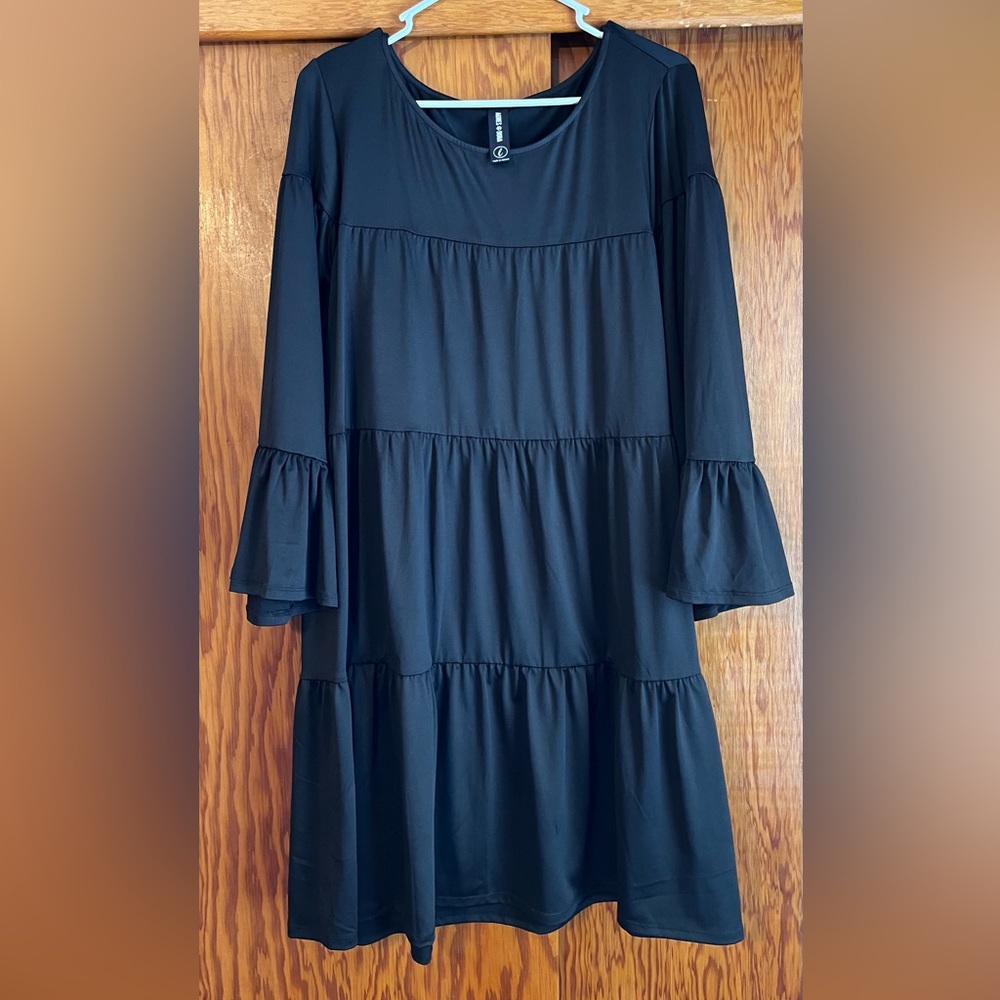 Agnes & Dora black tiered dress/tunic